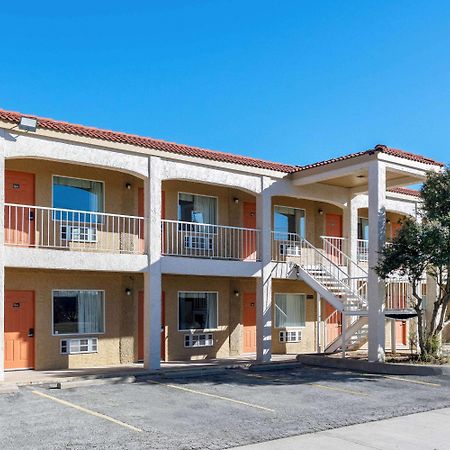 Hotel Super 8 By Wyndham Abilene North Exterior foto