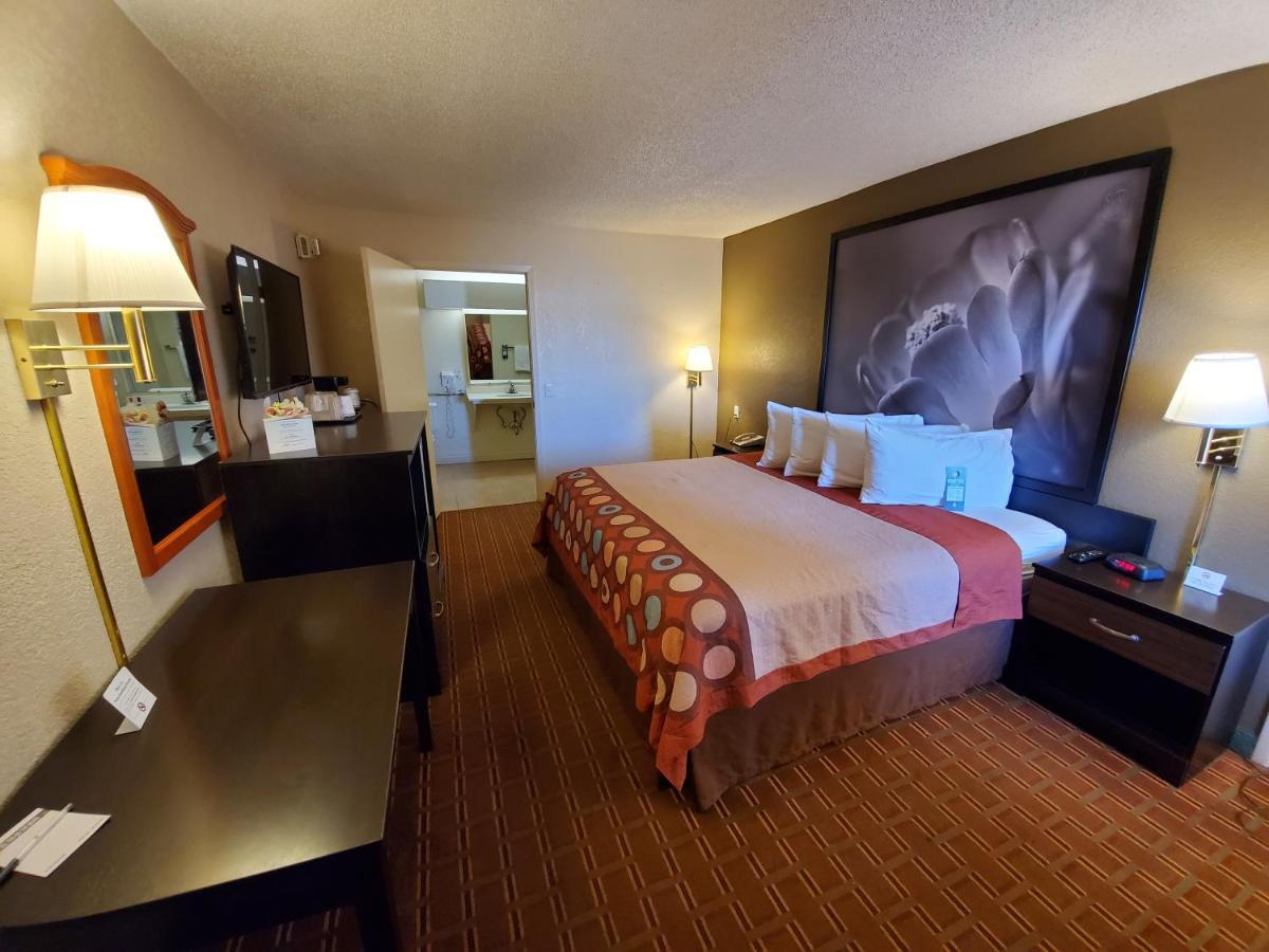 Hotel Super 8 By Wyndham Abilene North Exterior foto